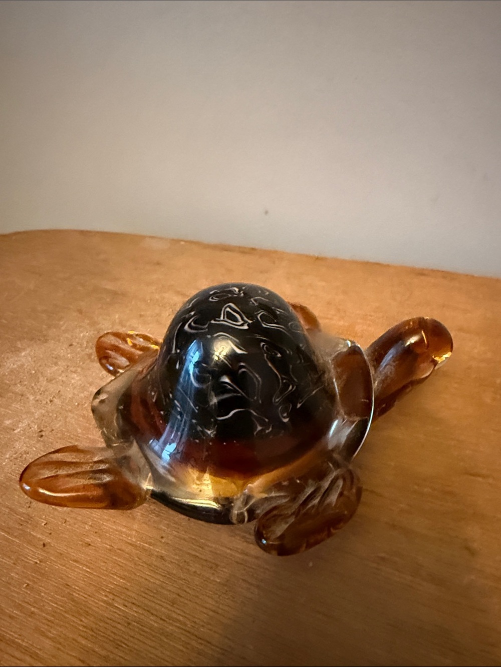 Stunning Hand-Blown Glass Sea Turtle Figurine / Paperweight